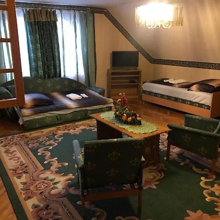 Brassoi Vendeghaz Hotel Miskolc Eksteriør billede