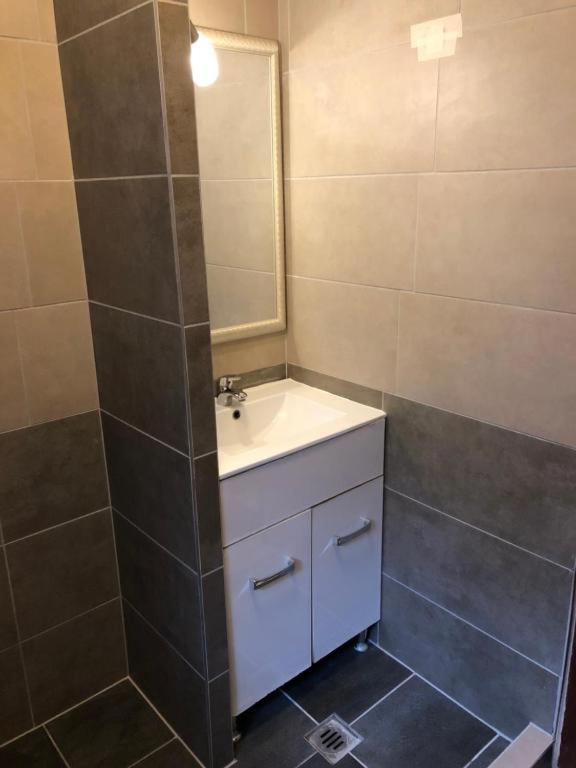 Brassoi Vendeghaz Hotel Miskolc Eksteriør billede