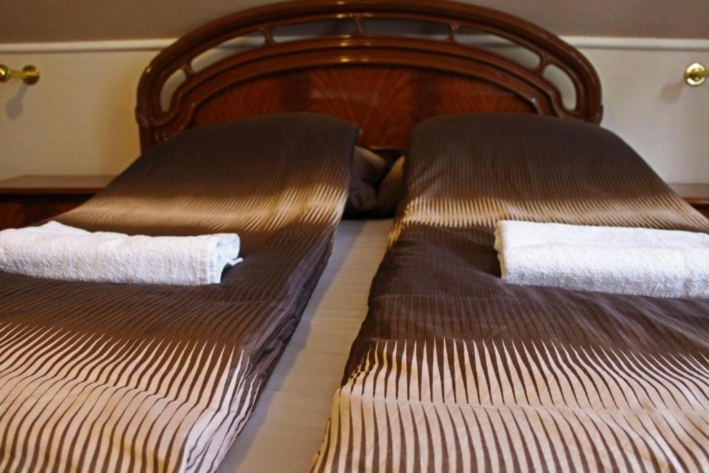 Brassoi Vendeghaz Hotel Miskolc Eksteriør billede