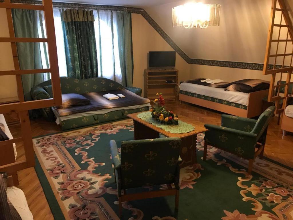 Brassoi Vendeghaz Hotel Miskolc Eksteriør billede