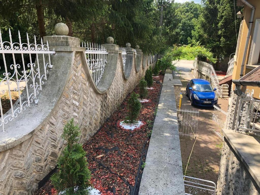 Brassoi Vendeghaz Hotel Miskolc Eksteriør billede