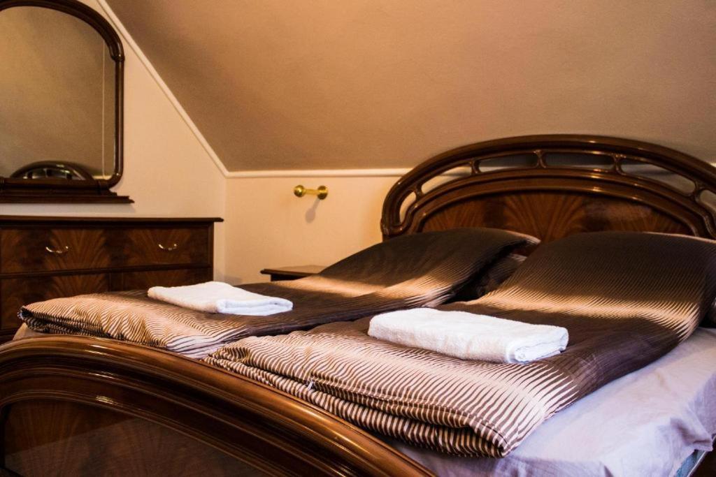 Brassoi Vendeghaz Hotel Miskolc Eksteriør billede