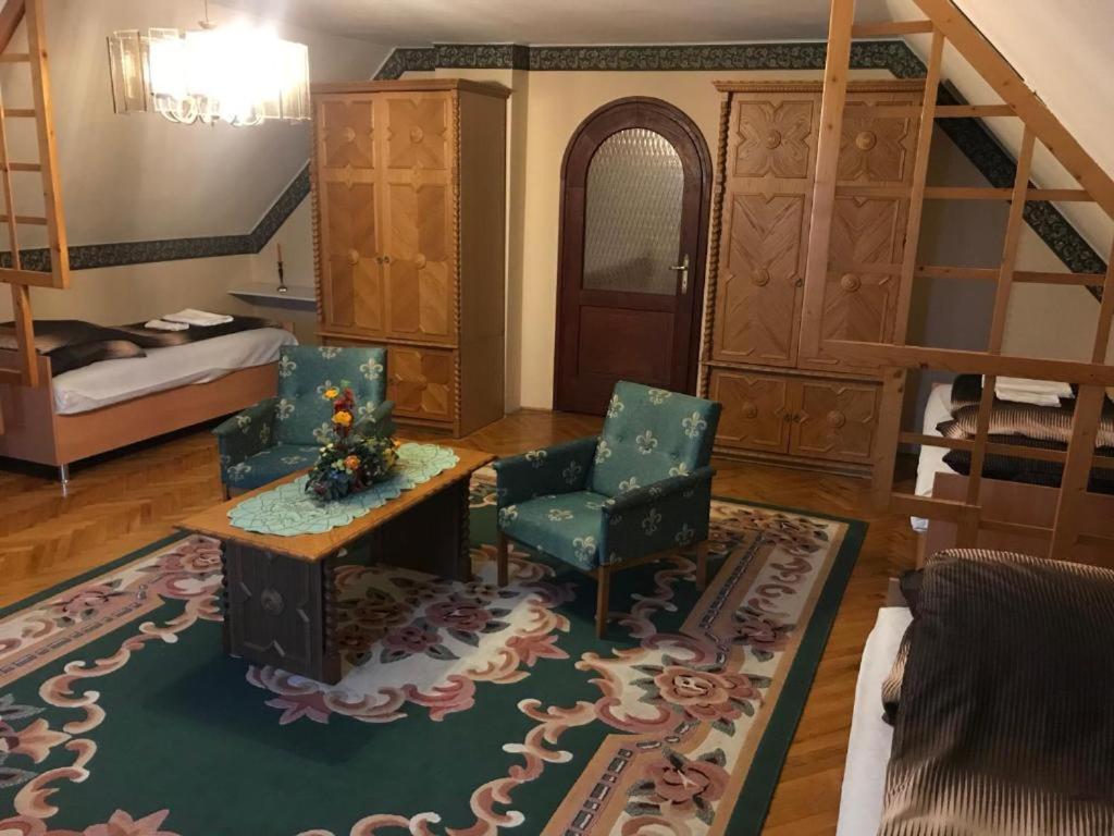 Brassoi Vendeghaz Hotel Miskolc Eksteriør billede