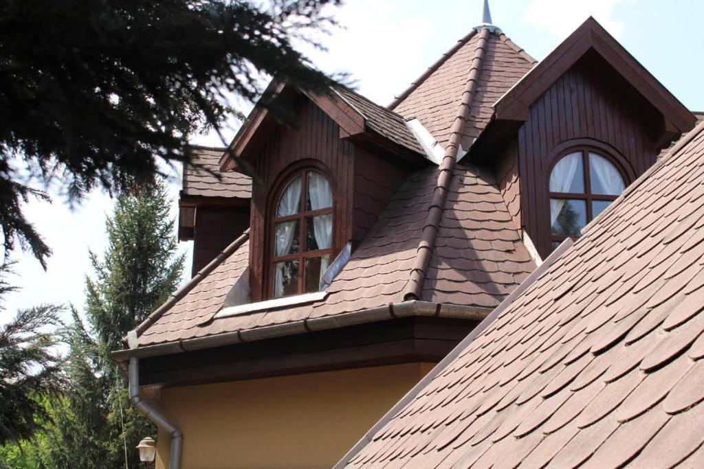 Brassoi Vendeghaz Hotel Miskolc Eksteriør billede