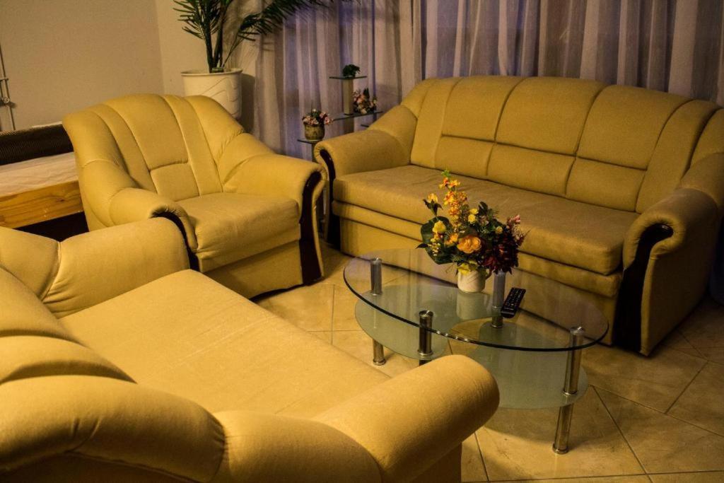 Brassoi Vendeghaz Hotel Miskolc Eksteriør billede
