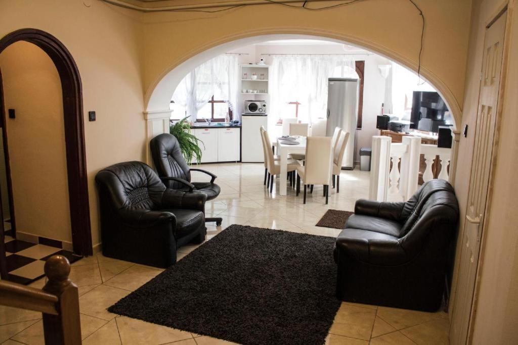 Brassoi Vendeghaz Hotel Miskolc Eksteriør billede