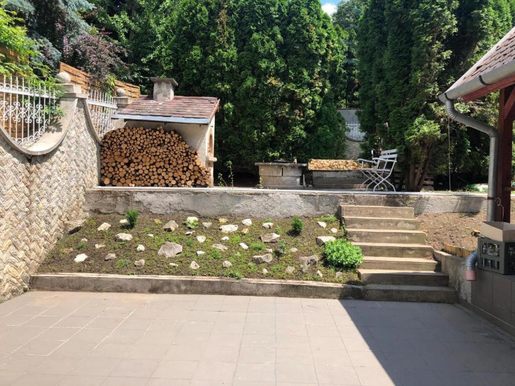 Brassoi Vendeghaz Hotel Miskolc Eksteriør billede