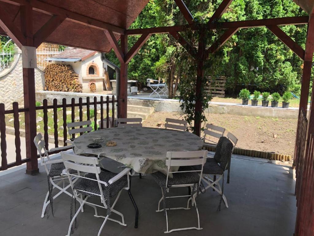 Brassoi Vendeghaz Hotel Miskolc Eksteriør billede